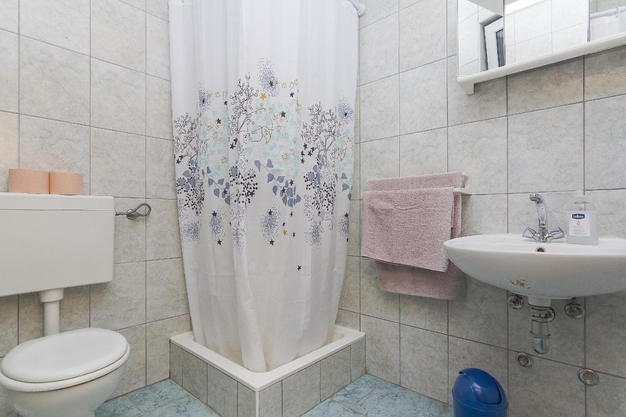 Apartments With A Parking Space Brela, Makarska - 11687 Εξωτερικό φωτογραφία