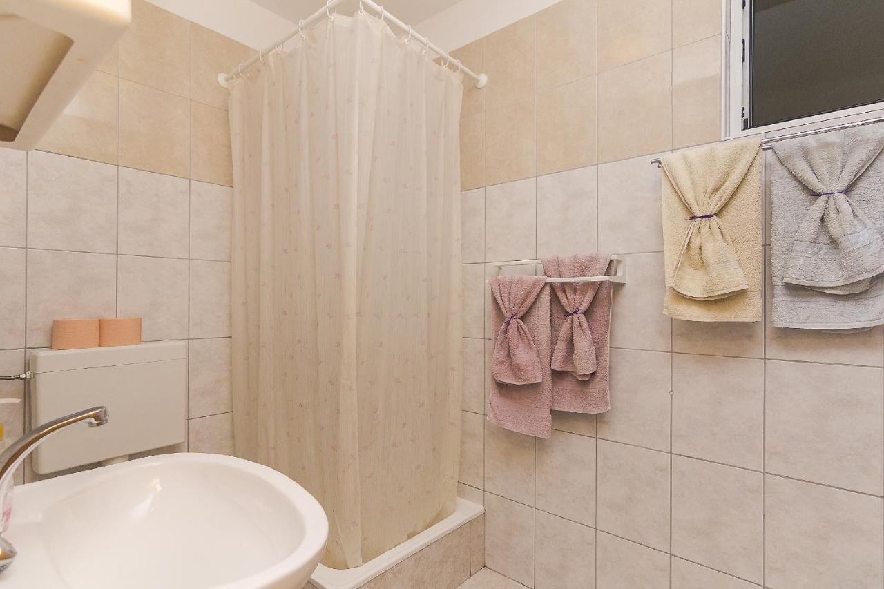 Apartments With A Parking Space Brela, Makarska - 11687 Εξωτερικό φωτογραφία