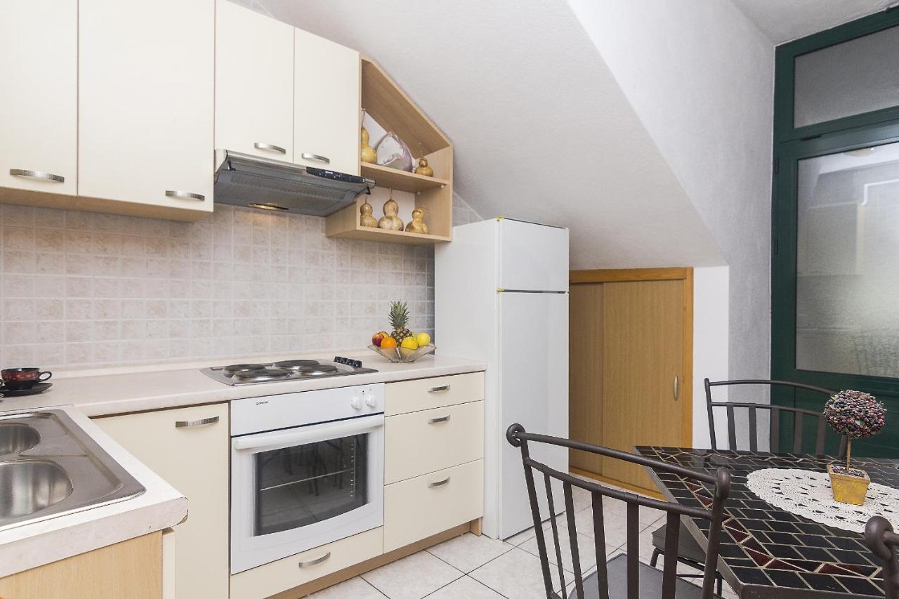 Apartments With A Parking Space Brela, Makarska - 11687 Εξωτερικό φωτογραφία